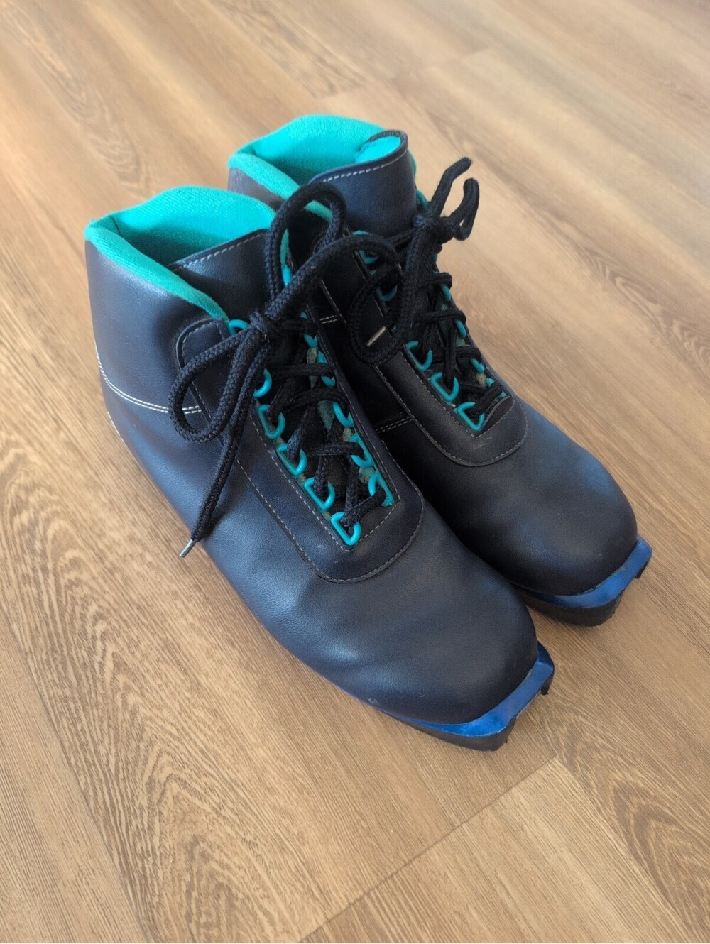 Rossignol Advantage NNN Nordic Ski Boots Cross Country Skiing Size 41 EU blue